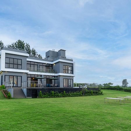 Casa Boho By Stayvista - Contemporary Design, Farm-View, Swimming Pool & Indoor Games For A Chic Retreat Насик Экстерьер фото